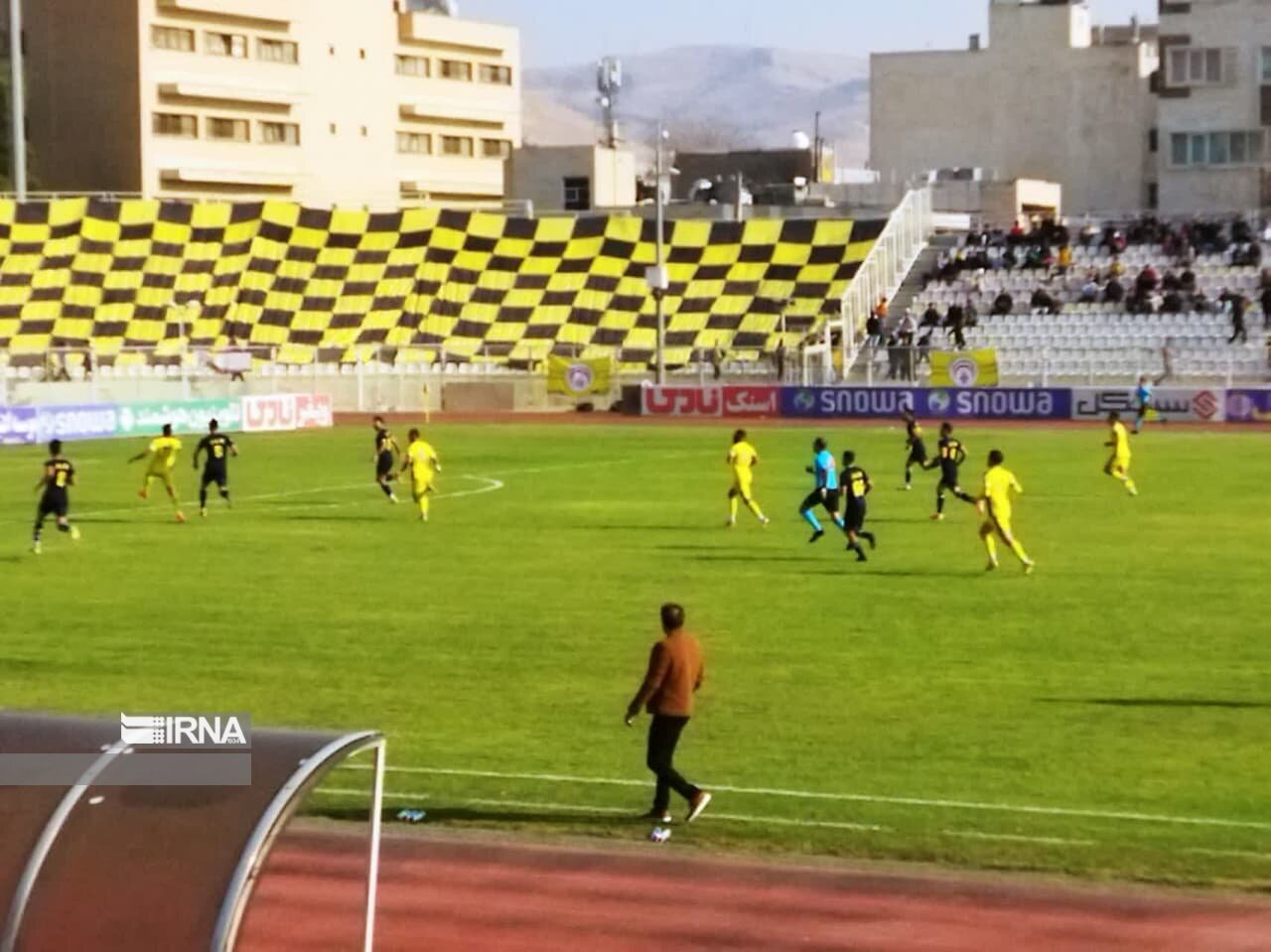برتری تیم فوتبال فجر شهید سپاسی شیراز مقابل پارس جنوبی جم بوشهر