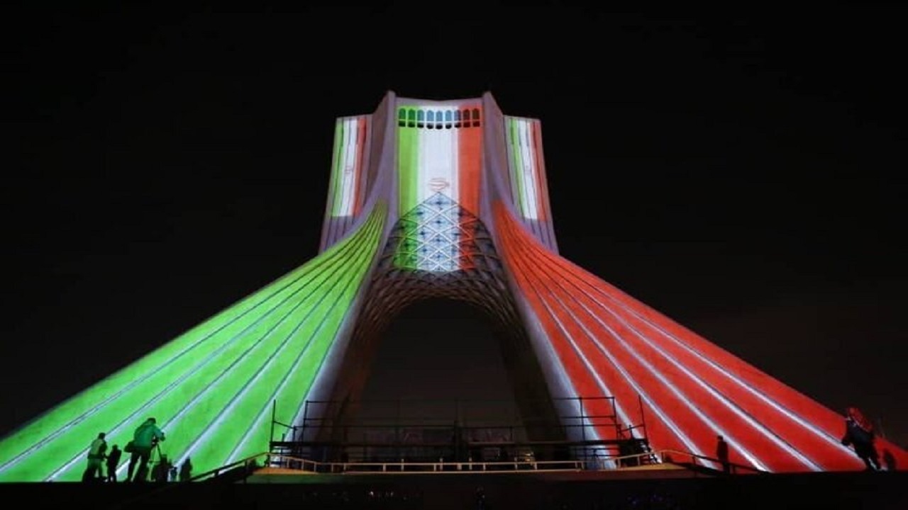 اجرای ویدیومپینگ برج آزادی پایتخت در شب پیروزی انقلاب اسلامی