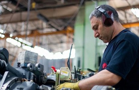 تاثیر قطعی برق بر صنایع و اخراج کارگران کارخانه‌ها