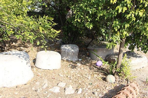 شناسایی پایه ستون‌های ساسانی که در یک خانه شخصی رها شده‌اند!