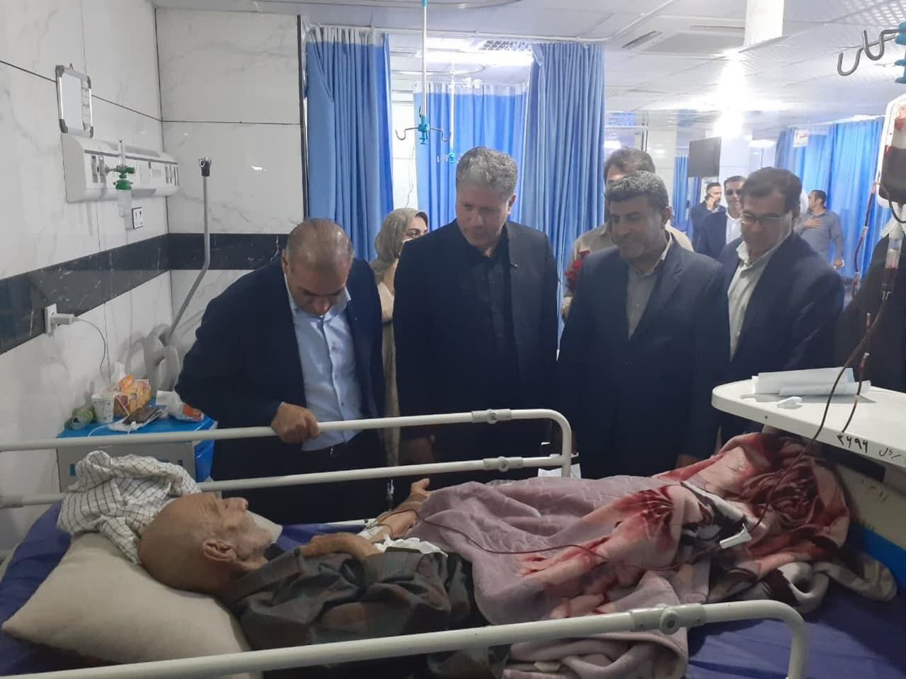 نماینده مجلس: نبود پزشک متخصص در درمانگاه دهلران قابل قبول نیست
