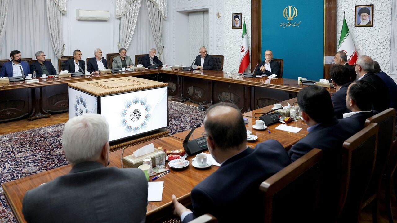 پزشکیان:شهرداریها برای ارتقای خدمات خود برنامه تهیه کنند/ بدمصرف ها باید جریمه شوند پزشکیان:شهرداریها برای ارتقای خدمات خود برنامه تهیه کنند/ بدمصرف ها باید جریمه شوند