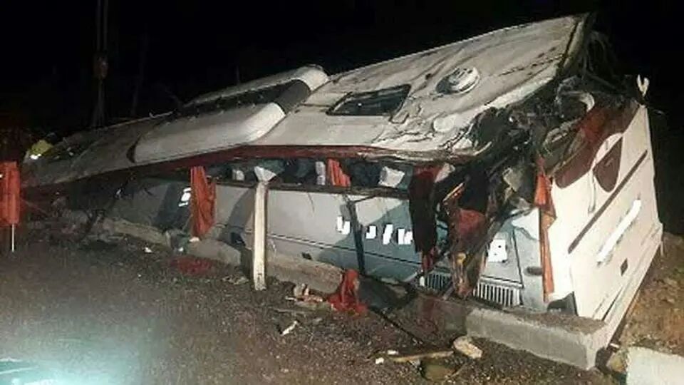 گزارش بررسی دو حادثه واژگونی اتوبوس در جاده های کرمان در صحن مجلس قرائت شد