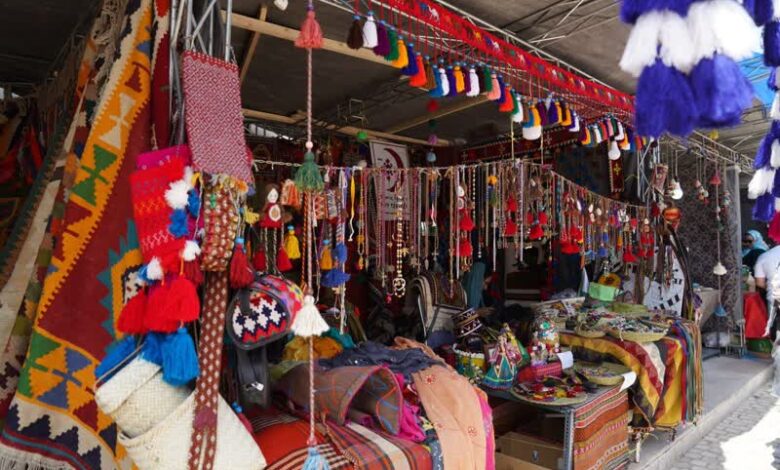 سرانگشتان هنرمند فارس رمق می گیرد
