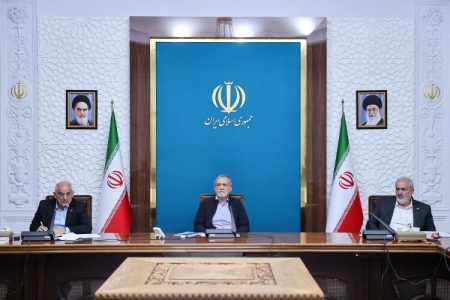 پزشکیان: پروژه‌های تولید برق به هیچ وجه معطل نماند/ ضرورت سرمایه گذاری در حوزه انرژی
