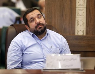 نگین سبز شیراز ، لگد مال پدر خوانده ها و نوچه های بوق چی نگین سبز شیراز ، لگد مال پدر خوانده ها و نوچه های بوق چی