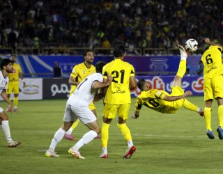 توقف شیرازی‌ها مقابل کویرنشینان