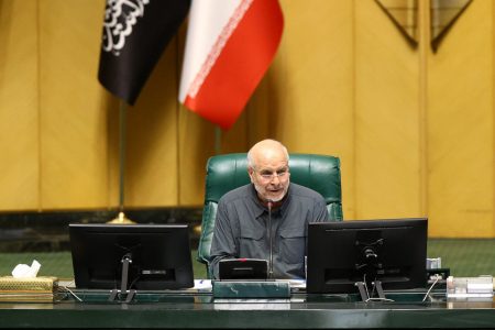 قالیباف:کالابرگ الکترونیک با شیوه جدید به زودی آغاز می‌شود/ مقاومت اهل تدبیر و عمل است