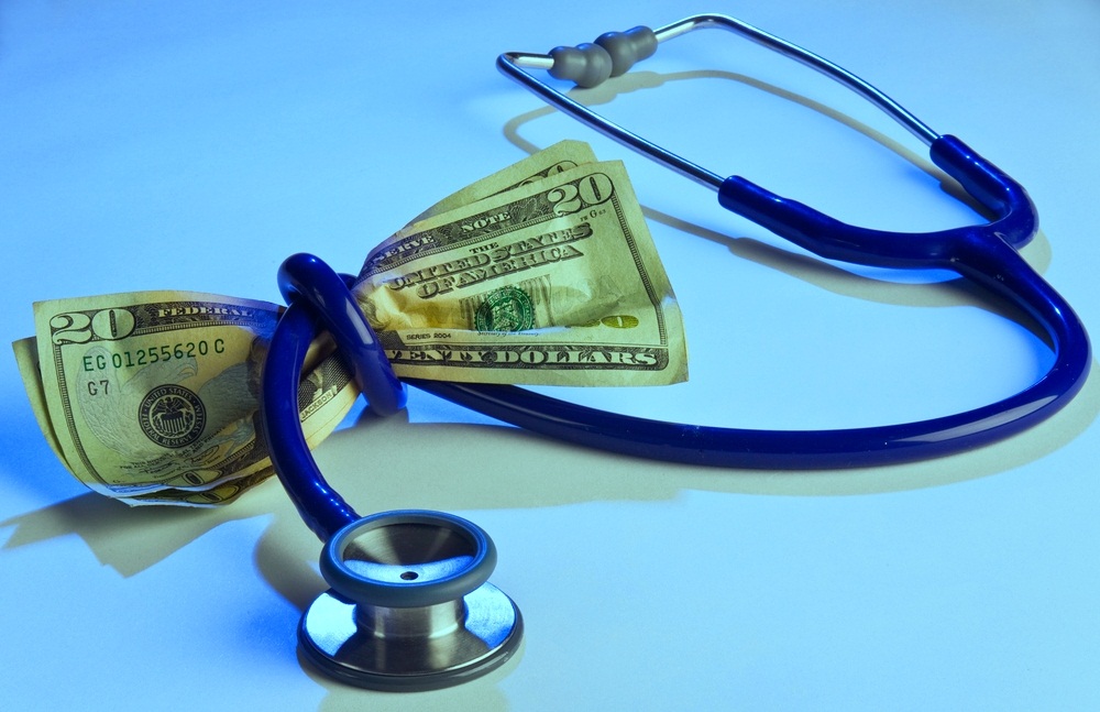 نظام پرداخت کنونی موجب افزایش فاصله میان اعضای کادر درمان شده است