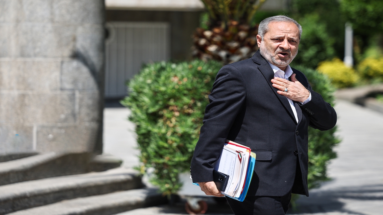 طرح توزیع شیر در تمامی مدارس ابتدایی کشور اجرا شده‌ است