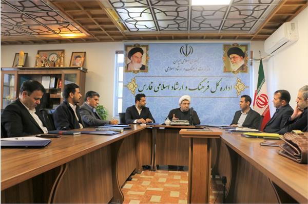 هم افزایی فرهنگی بهانه هم‌ اندیشی دستگاه‌های هم ‌خانواده شد/ زیست شبانه شیراز در شب‌های رمضان