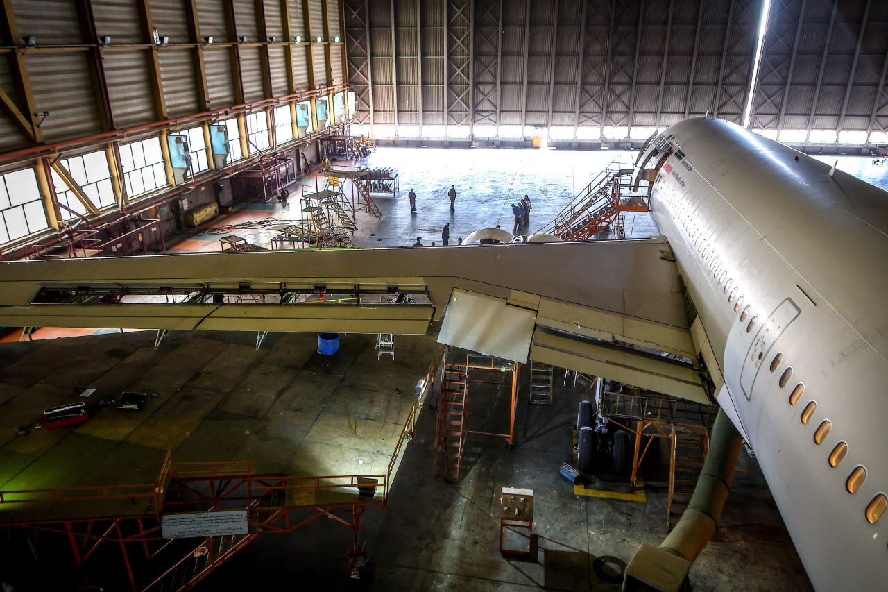 روایتی از تلاش بی‌وقفه متخصصان برای تعمیرات دوره‌ای هواپیماها و بازگشت به چرخه پروازی