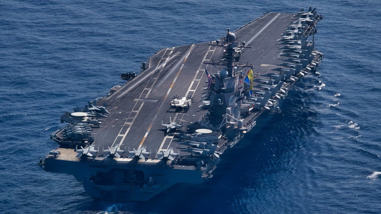 چرا رسیدن ناو یواس‌اس آبراهام لینکلن به خلیج فارس مهم است؟ | غول آمریکایی با قابلیت حمل ۹۰ هواپیمای جنگی