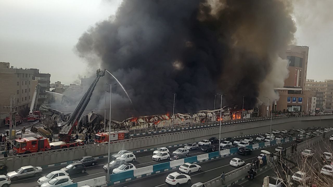 آتش‌سوزی شدید و گسترده در بازارچه جنت‌آباد| اطلاعات دقیقی از تعداد مصدومان و فوتی‌ها در دسترس نیست