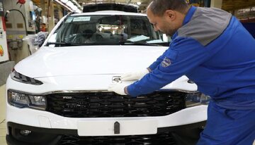 پرواز قیمت ها؛ مردم در تله خودروسازان و دلالان