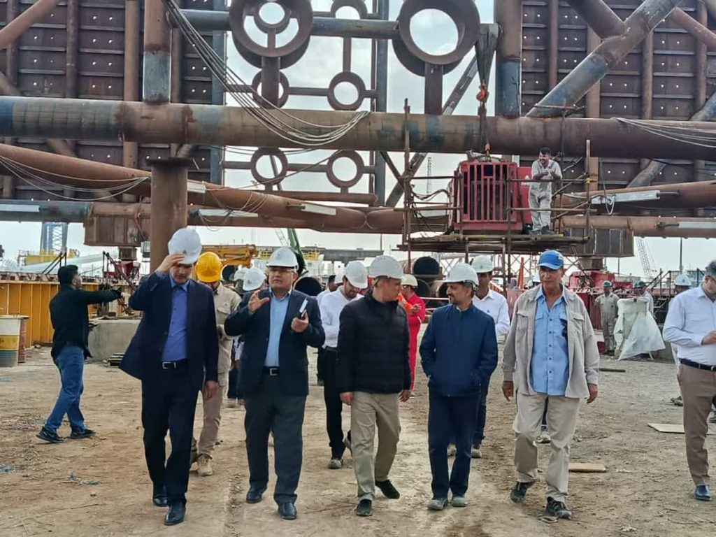 پیشرفت چشمگیر عملیات بارگیری جکت پروژه فرزاد «ب» در آستانه تکمیل