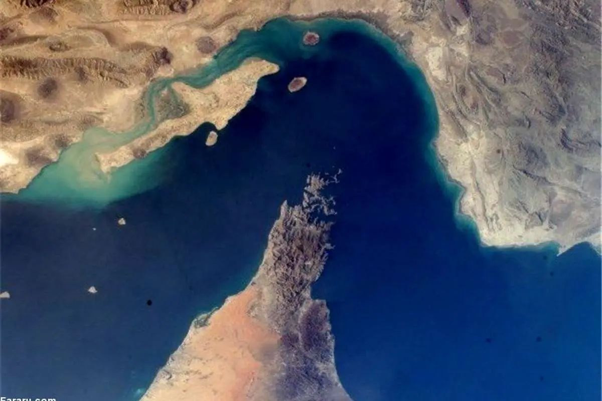 یک شرکت اطلاعات دریایی: ترافیک کشتی‌ها در تنگه هرمز پس از اعلام محاصره دریایی توسط ترامپ، کاملاً متوقف شده