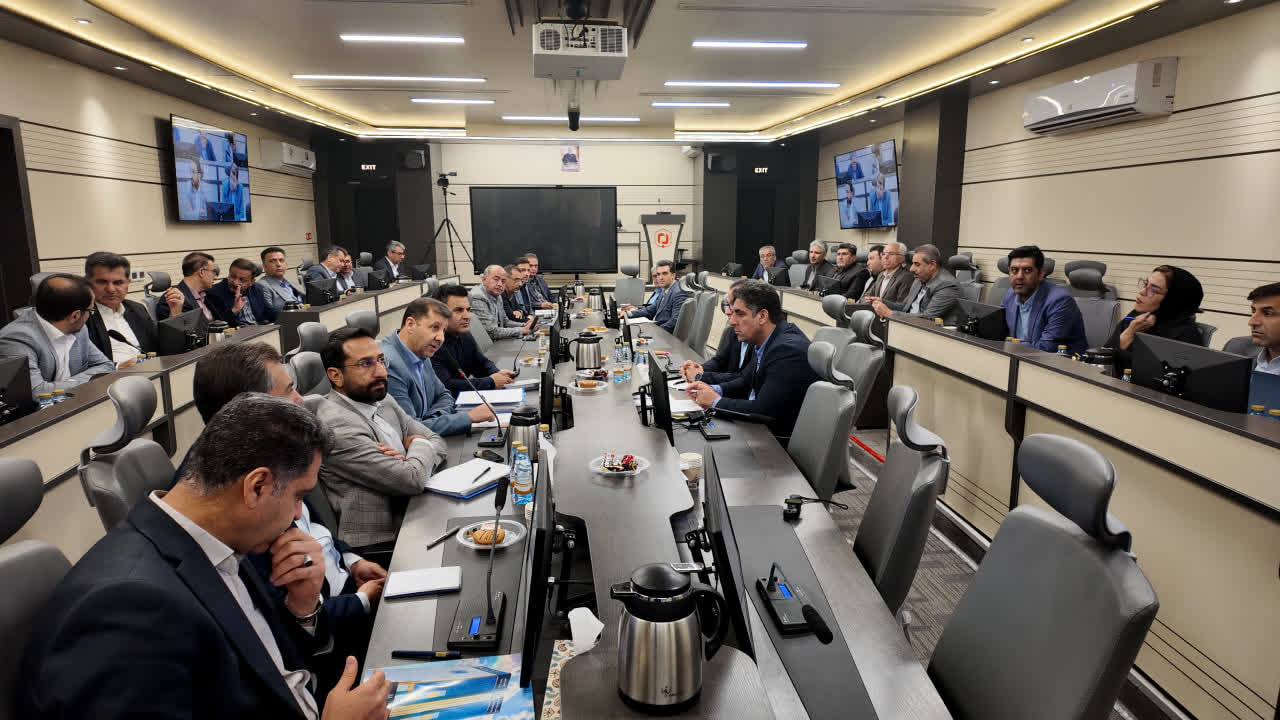 اولین جلسه شورای مسکن استان فارس در سال 1405 با محوریت پیگیری تسهیلات بانکی پروژه‌های نهضت ملی مسکن، به میزبانی بنیاد مسکن انقلاب اسلامی فارس برگزار شد.