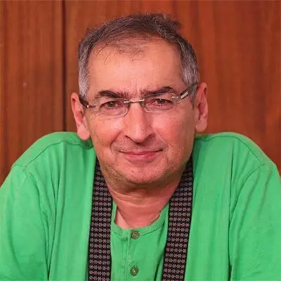 انتقاد شدید از صحبت‌های زیباکلام در مدرسه میناب