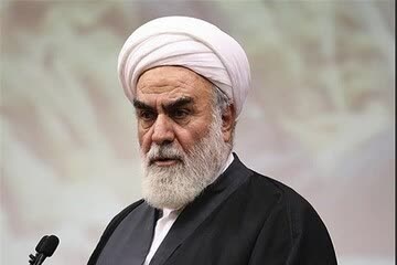 اثاث منزل رهبر شهید یک وانت بیشتر نبود