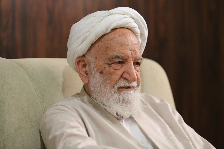 آقایانی که می‌فرمایید جنگ باید ادامه پیدا کند؛ خودتان در خط مقدم حضور داشته باشید
