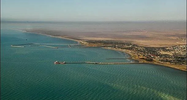 ۵۴۸ اصابت موشک، صادرات نفت از جزیره را متوقف نکرد