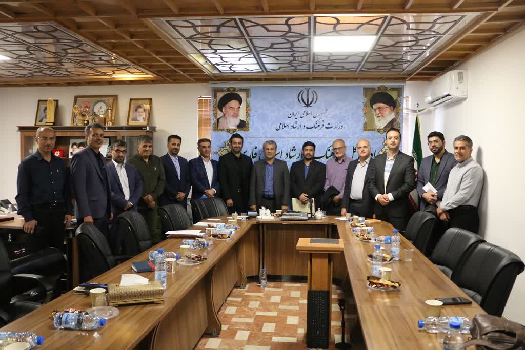 مرجعیت خبری کلید آرامش عمومی؛ دبیری کارگروه اطلاع‌رسانی بحران به رئیس خبرگزاری ایرنا رسید/ تاکید مدیر کل فرهنگ فارس بر پیش‌بینی بحران و ساخت روایت‌های معتبر