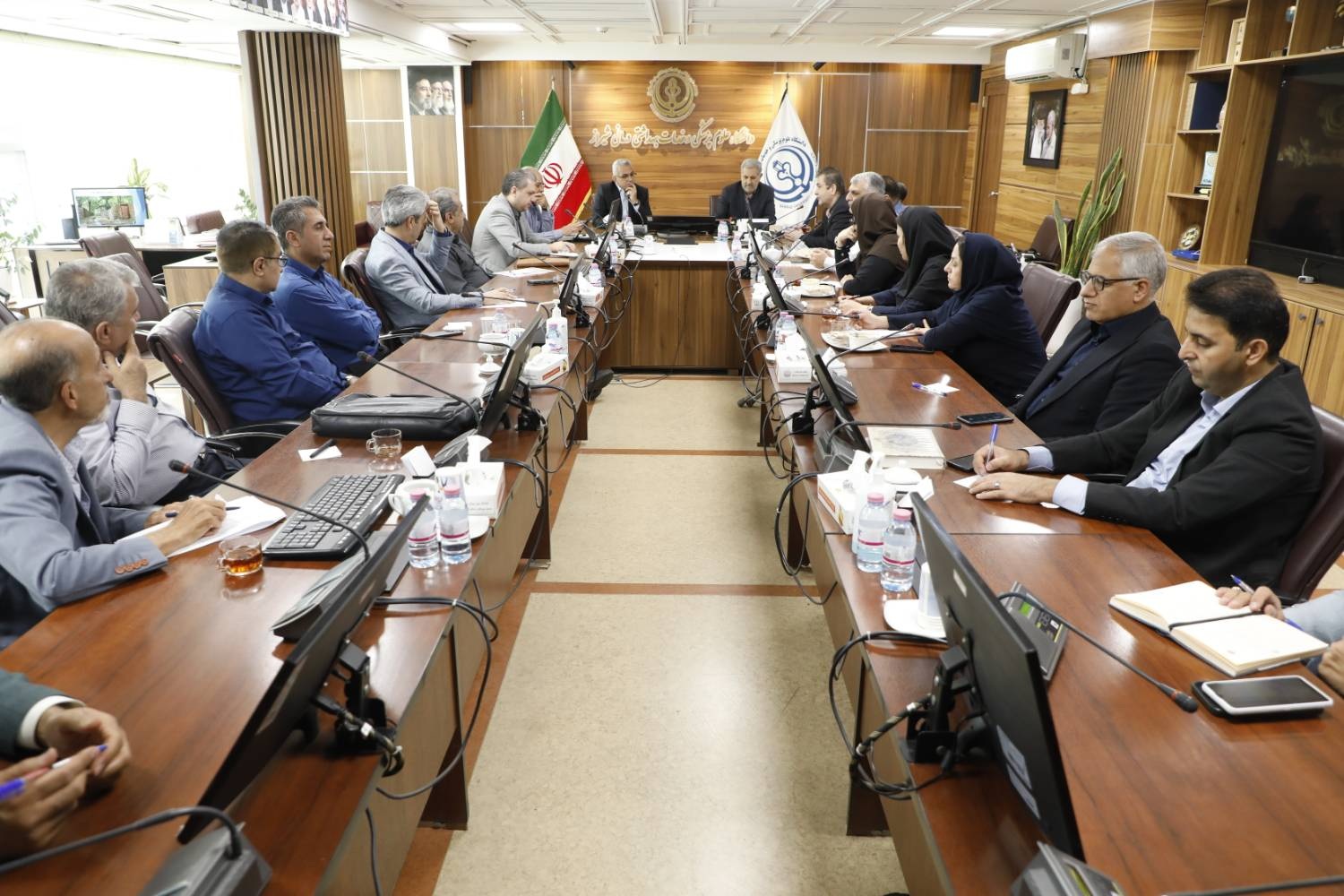تشریح آیین‌نامه اداره مراکز خدمات جامع سلامت آموزشی در دانشگاه علوم پزشکی شیراز