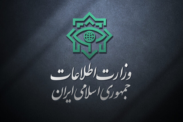 دولت فرانسه پاسخگوی مداخلات دیپلمات‌هایش باشد
