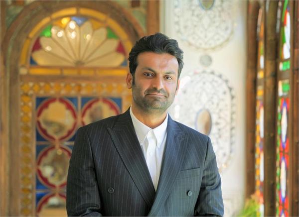 مدیرکل فرهنگ فارس عنوان کرد: معرفت افزایی در جشنواره ملی شعر آیات/ اهتمام دستگاه فرهنگ فارس به ترویج مفاهیم دینی/ قرآن و عترت، چراغ راه سعادتمندی است