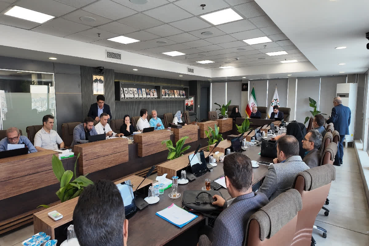 نهضت پاسخگویی در قلب مدیریت شهری؛ شهردار شیراز میزبان مستقیم شهروندان شد