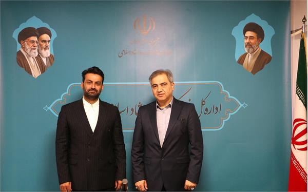 در دیدار مدیران کل مرکز هنرهای نمایشی کشور و فرهنگ و ارشاد فارس مطرح شد: نادری: ضرورت بازنگری در قوانین چهار دهه‌ تئاتر کشور/ رنجبر: تئاتر، نبضِ فرهنگ در کالبدِ جامعه؛ صحنه‌ تئاتر استان پویا و فعال است