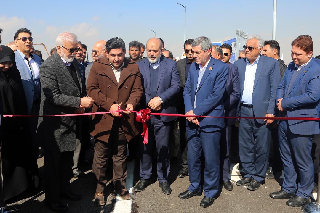 تقدیر وزیر کشور از پروژه‌های قابل‌ اجرا و بهره‌برداری شده شهرداری شیراز