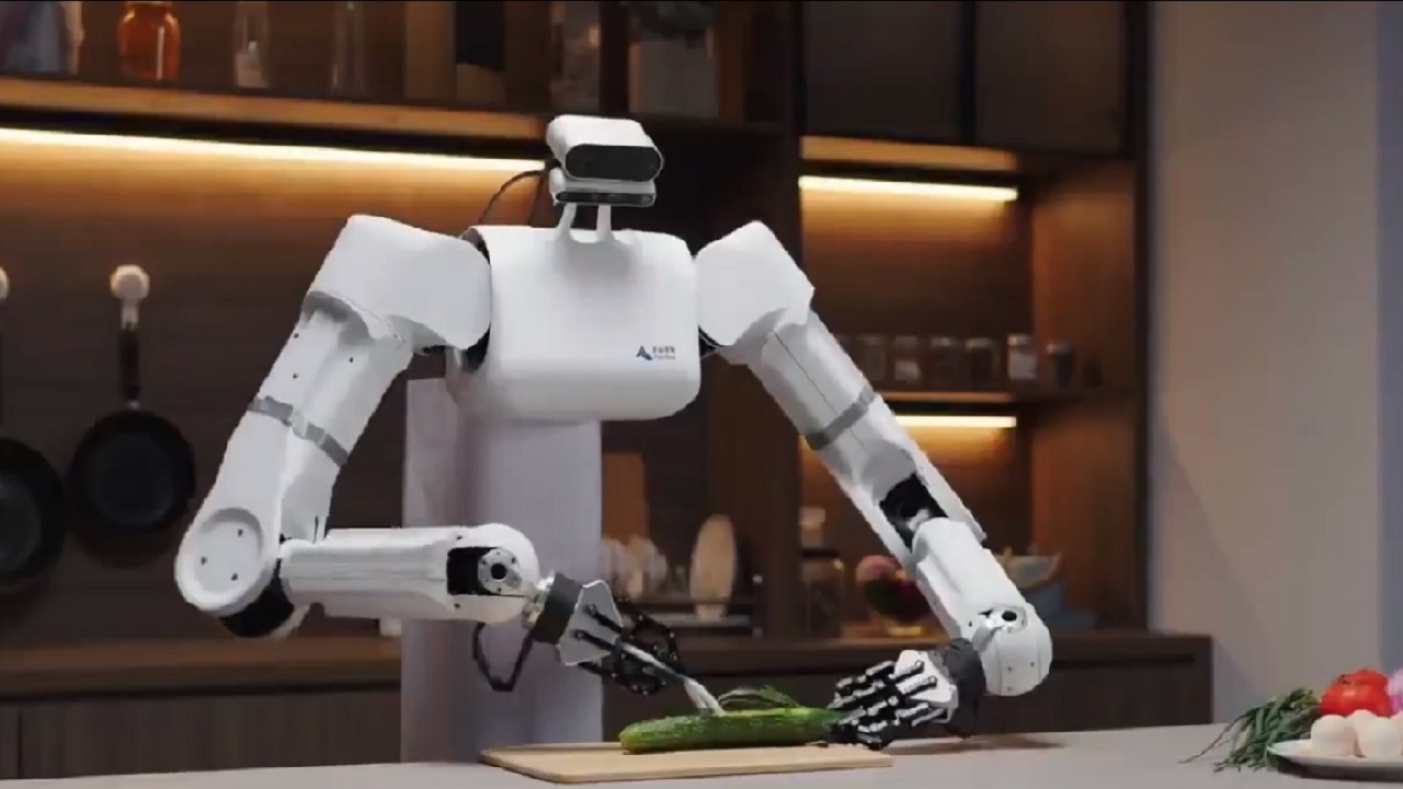 توانایی جالب یک ربات هوشمند در انجام کار‌های خانه