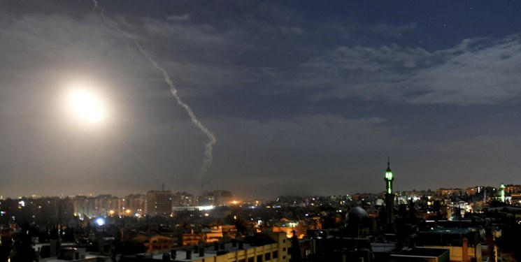 حمله رژیم صهیونیستی با موشک به حومه دمشق/ مقابله پدافند هوایی سوریه