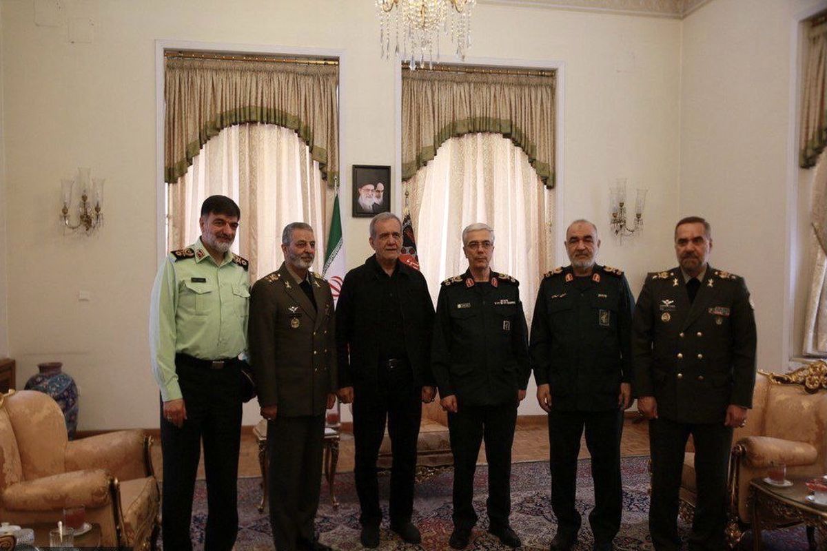 فرماندهان سپاه با رئیس جمهور منتخب دیدار کردند
