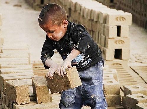 کودکان کار؛لکه ننگ بر پیشانی جوامع بشری!