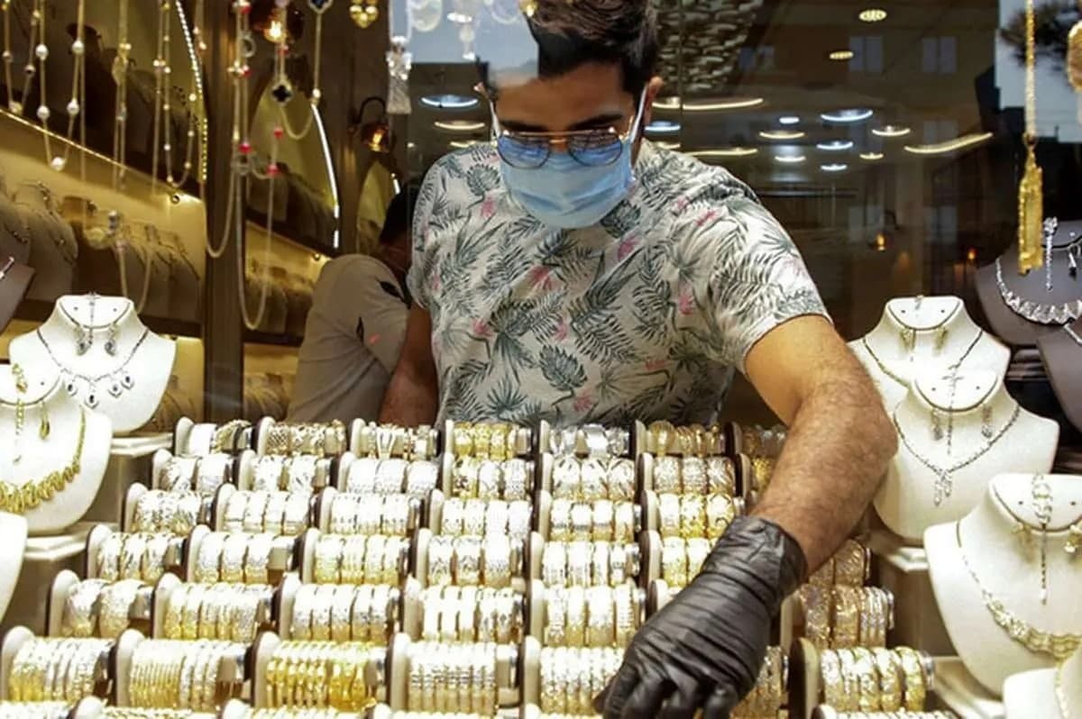 گزارش فارس اگاه از اعتراض کسبه طلا و جواهر در شیراز به ابلاغیه ثبت مشخصات مشتریان در سامانه جامع تجارت
